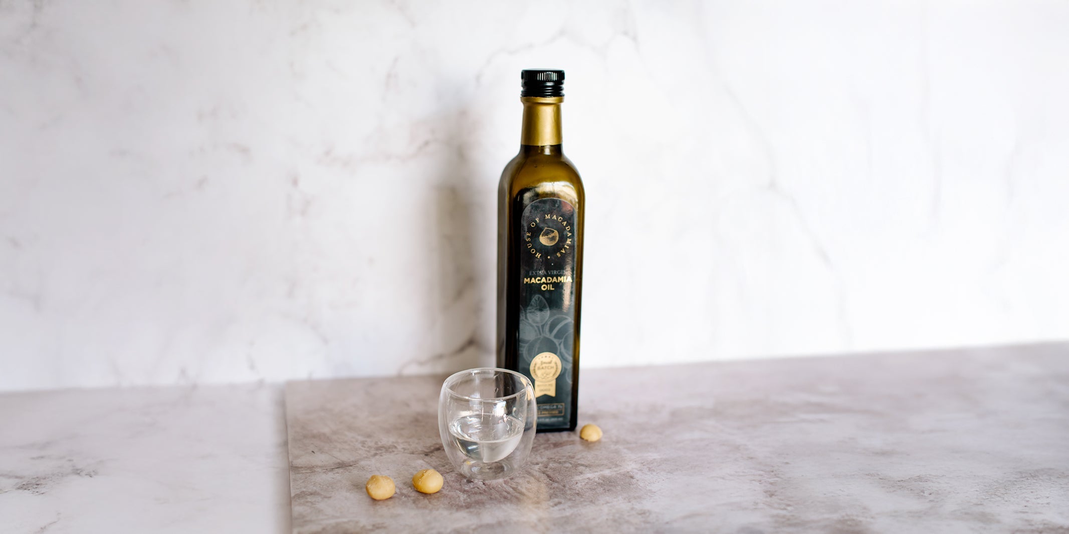 Macadamia Oil Benefits: Omega-7 for Healthy Aging & Cooking