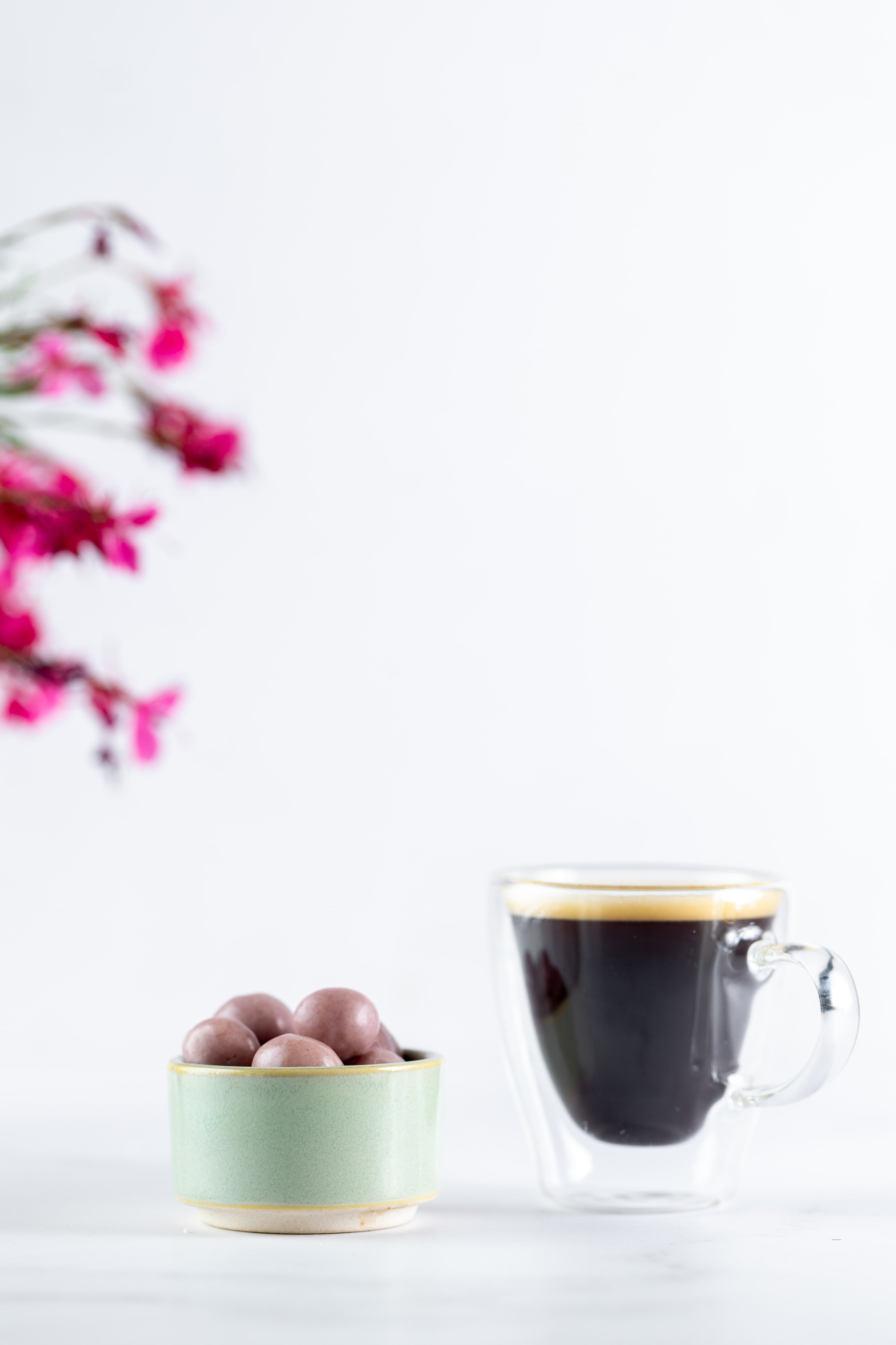 Raspberry White Chocolate Dipped Macadamia Nuts (4oz x 6 Bags)